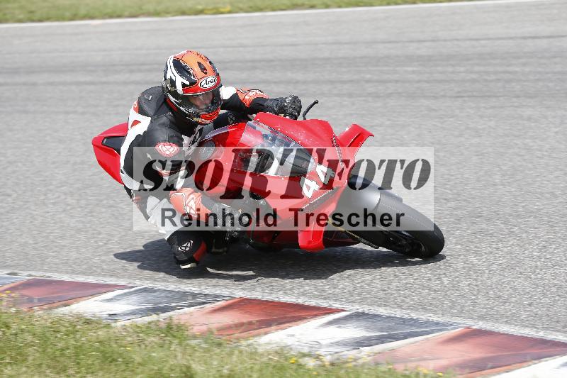 Archiv-2025/27 12.06.2025 Ducati Schweiz Trackday Warmup  ADR/gelb-jeaune/44